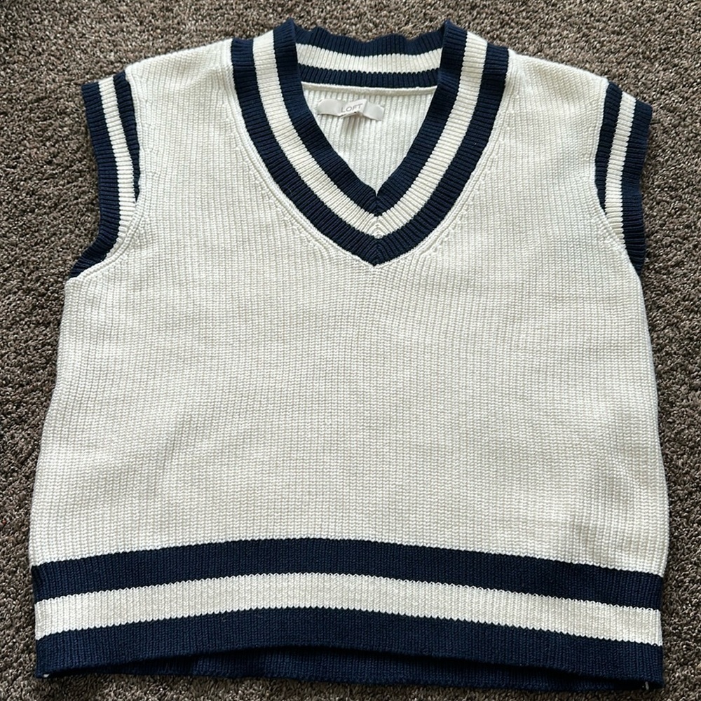 LOFT sweater vest sz M
